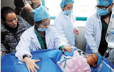  11月23日，湖南省儿童医院，小卓玛顺利完成手术。 记者 龚磊 通讯员 李奇 摄