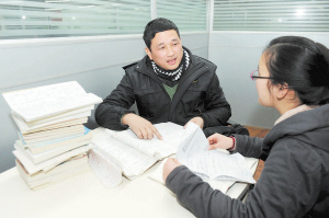 春节长假，“高考王”曹湘凡在长沙上门给学生辅导功课。 石祯专 摄