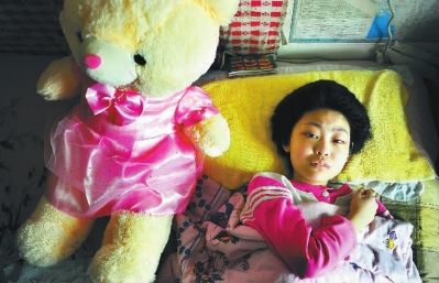 　4月18日，杨一帆虚弱无力地躺在床上。她希望用自己的眼角膜，给他人带去光明。