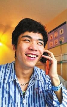 6月4日，术后的徐俊兴奋地给同事打电话。