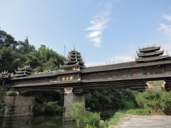 标志性侗族建筑——普修桥