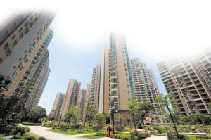 长沙市内高层住宅林立，多数都在12层以上。 李锋 摄 