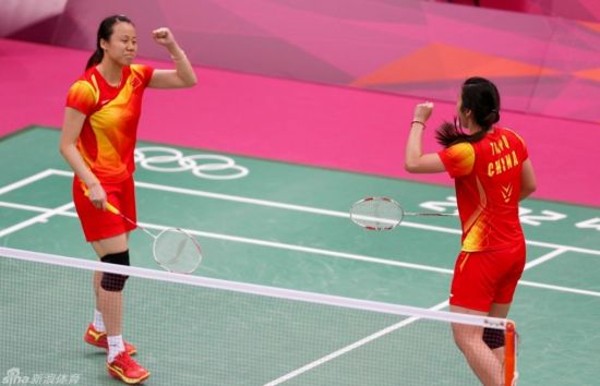 羽毛球女子双打半决赛，中国组合田卿、赵芸蕾出战并顺利晋级，将与日本组合争夺金牌。