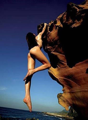 美女裸体攀岩