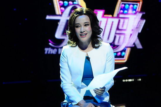 刘晓庆在湖南卫视《女人如歌》录制现场。