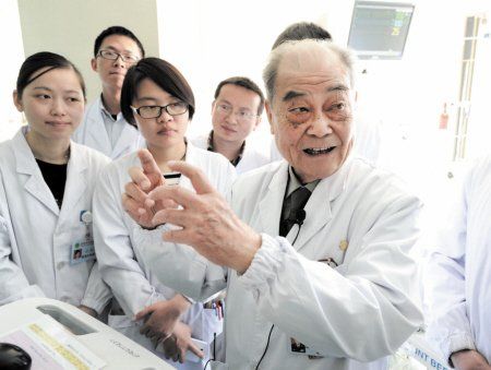 中国工程院湘籍院士黎介寿 曾划伤大腿做实验