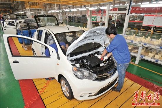 10月28日，长沙市比亚迪汽车有限公司，该公司在长沙生产的首款新能源乘用车将于年内下线。记者 田超 摄