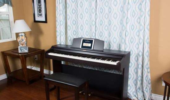 Roland RP-401R电钢琴:入门级儿童练琴神器