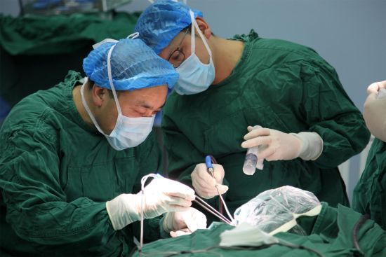 湖南省脑科医院:植入脑起搏器,遥控治疗精神障