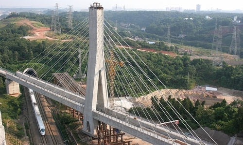 长沙沪昆高铁万吨斜拉桥30分钟空中旋转跨京